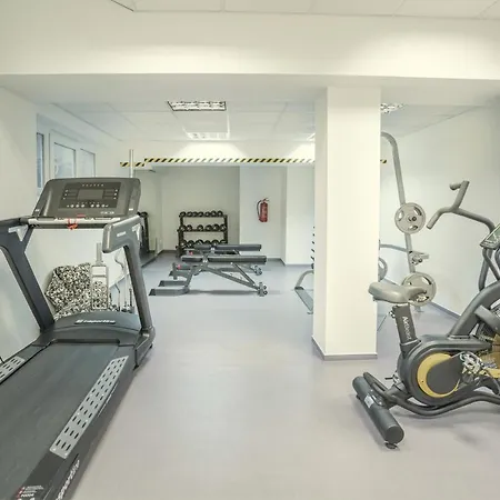 Wellness Studio! Finnish Sauna, Whirlpool, Gym & More! Lägenhet *