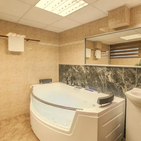 Wellness Studio! Finnish Sauna, Whirlpool, Gym & More! Apartmán