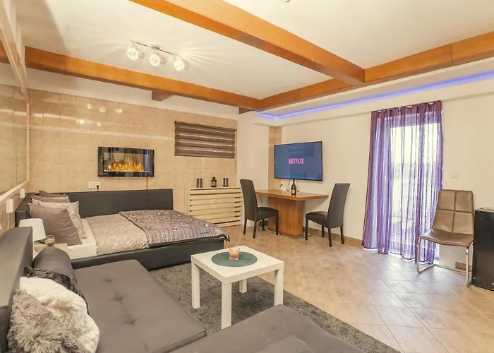 Wellness Studio! Finnish Sauna, Whirlpool, Gym & More! Apartment