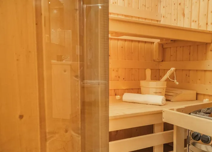 Wellness Studio! Finnish Sauna, Whirlpool, Gym & More!